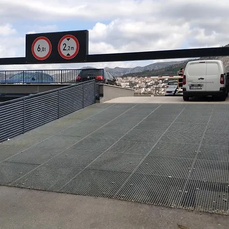 Nomad + Free Parking