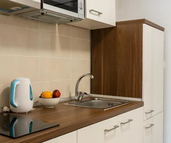 Nomad + Free Parking Ragusa