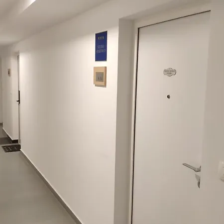 Nomad + Free Parking Dubrovnik